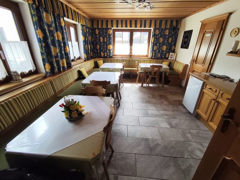 Gemütlicher Essbereich in der Ferienwohnung Viehhauser