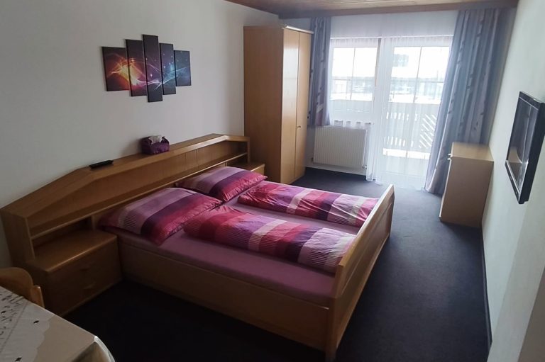 Gemütliches Schlafzimmer in der Unterkunft Viehhauser Großarl