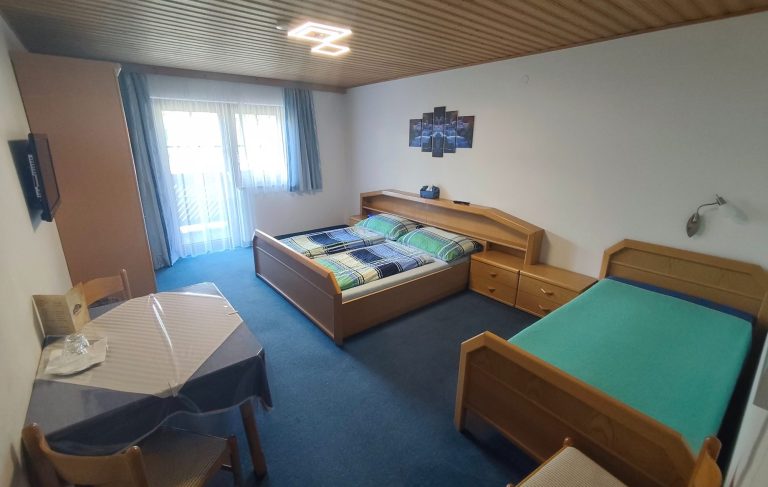 Helles Doppelzimmer mit Alpenblick in Großarl